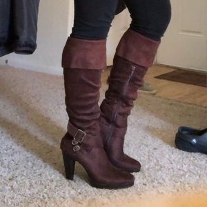 Bakers Jacey brown suede-like knee high boots 7 7B